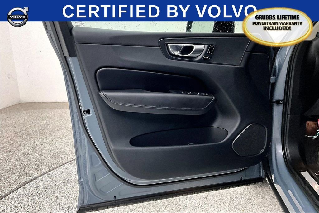 Used 2023 Volvo XC60 B5 Plus w/ Climate Package image 23