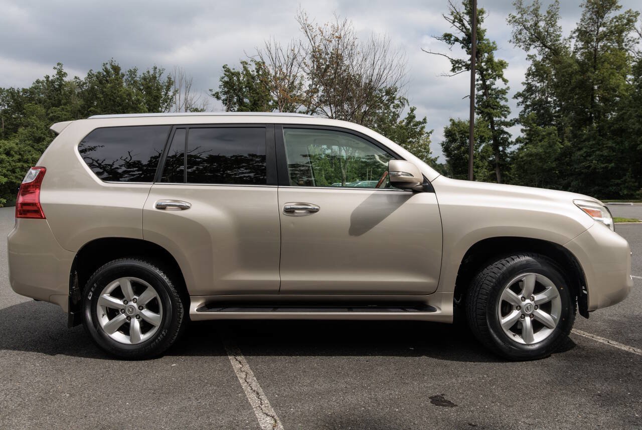 Used 2010 Lexus GX 460 w/ Comfort Plus Pkg AWD/4WD image 2