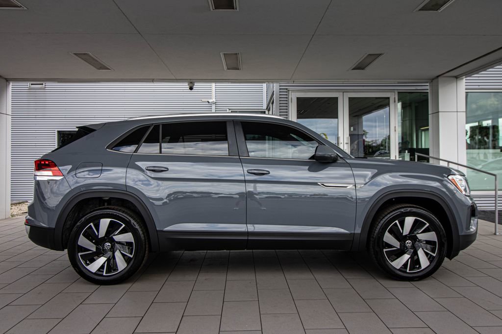 New 2026 Volkswagen Atlas Cross Sport SE FWD image 3
