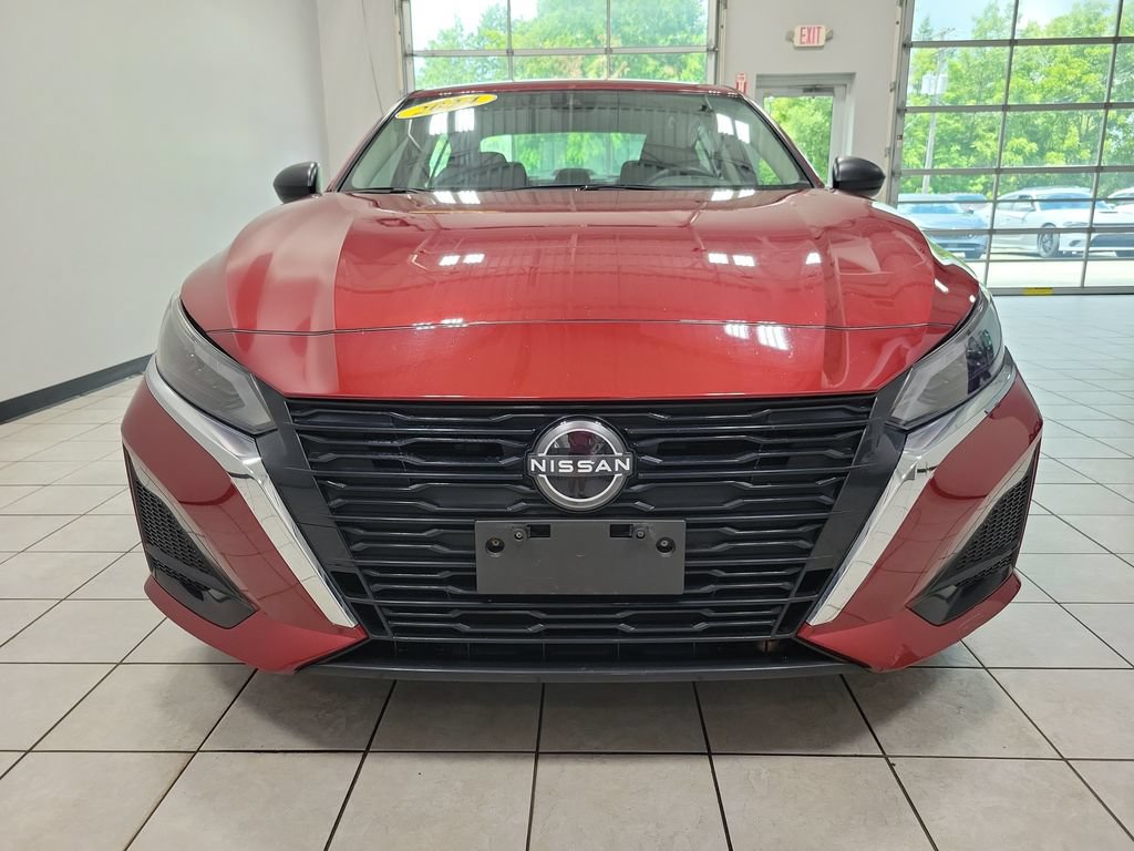 Used 2024 Nissan Altima 2.5 SV FWD image 6