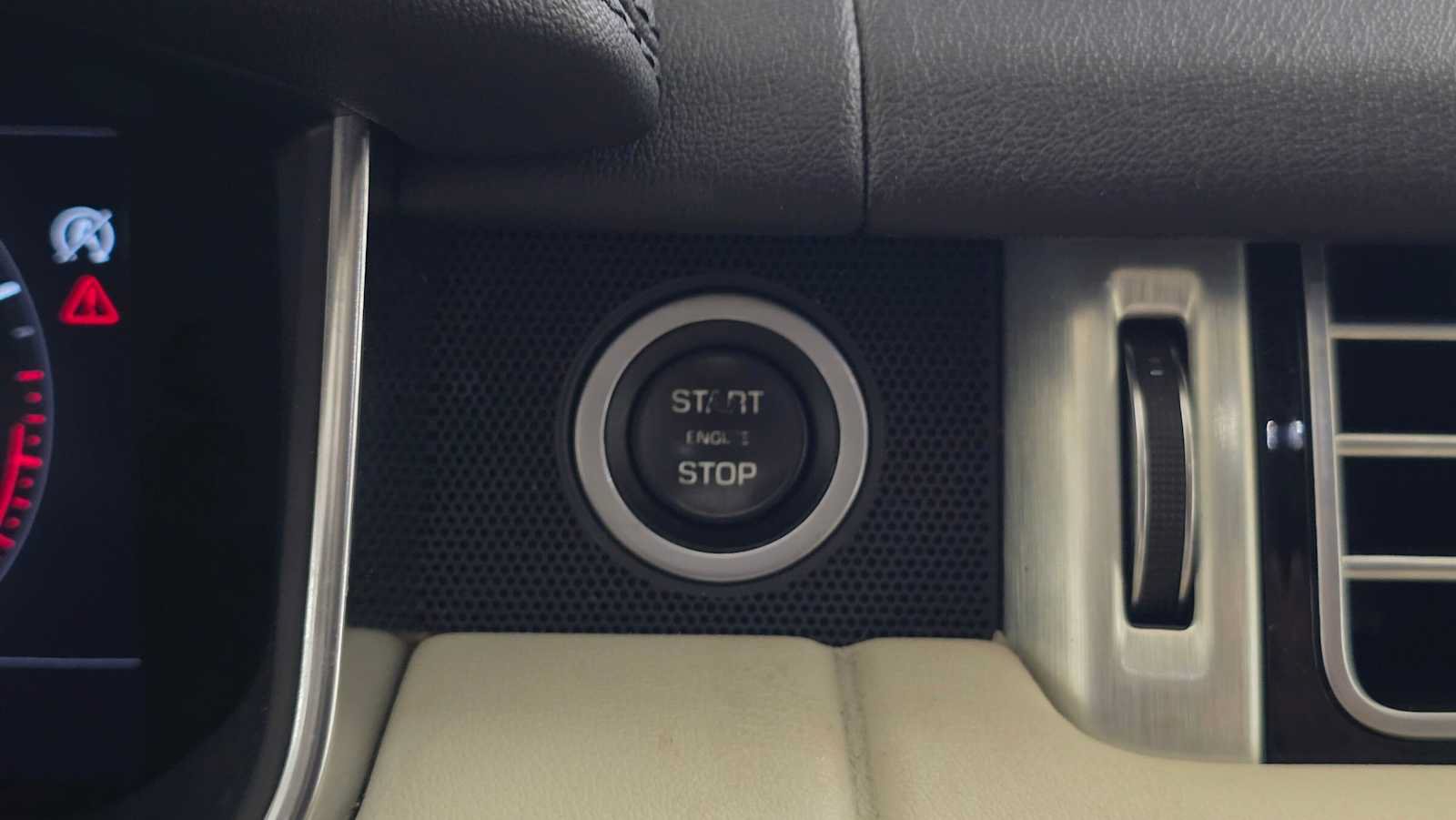 Used 2019 Land Rover Range Rover AWD/4WD image 34