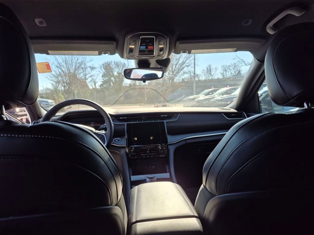 Used 2023 Jeep Grand Cherokee L Altitude image 11