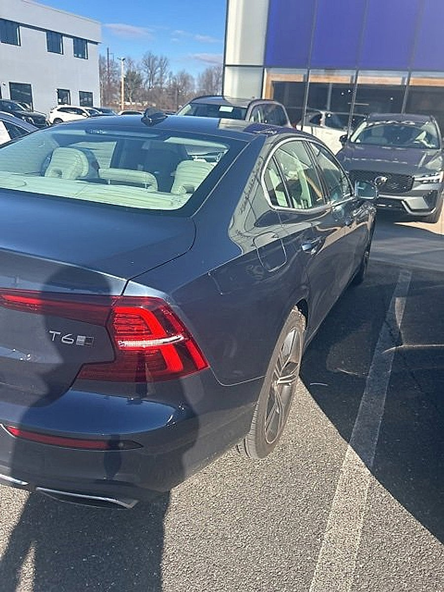 Used 2020 Volvo S60 T6 Inscription image 4