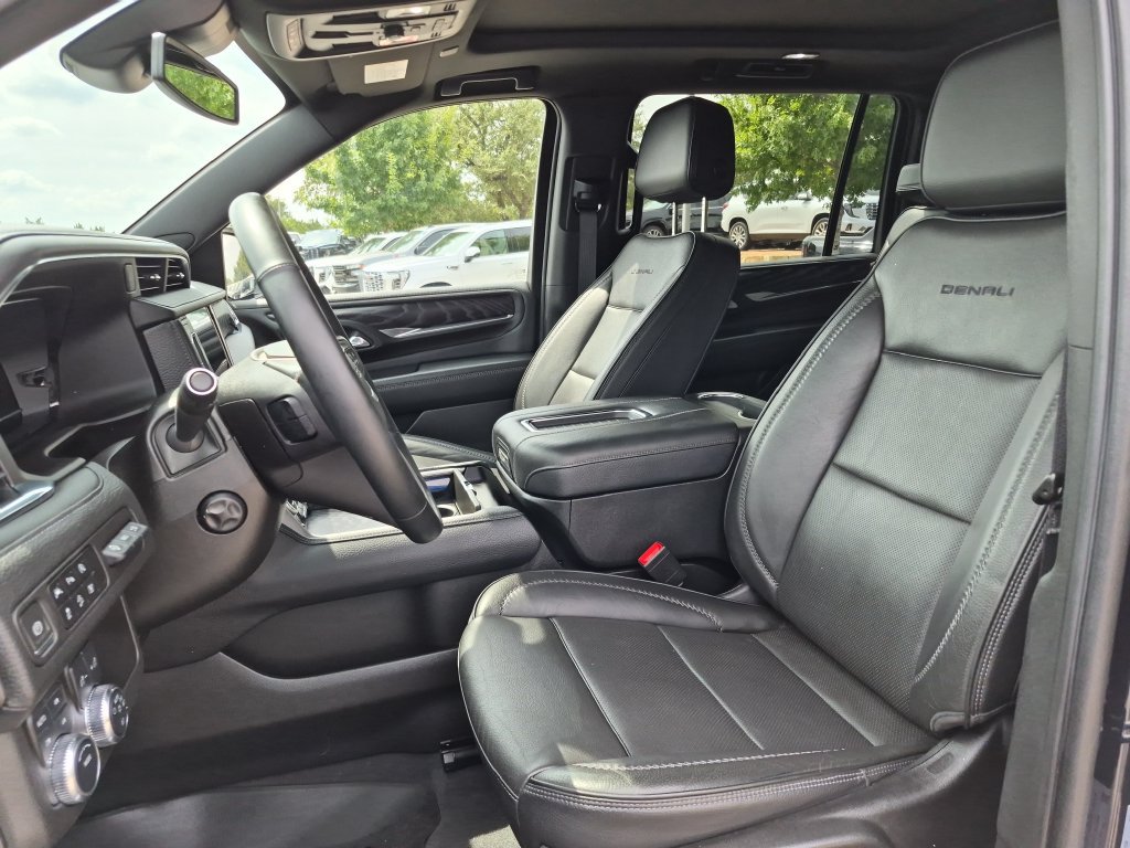 Used 2023 GMC Yukon XL Denali AWD/4WD image 22
