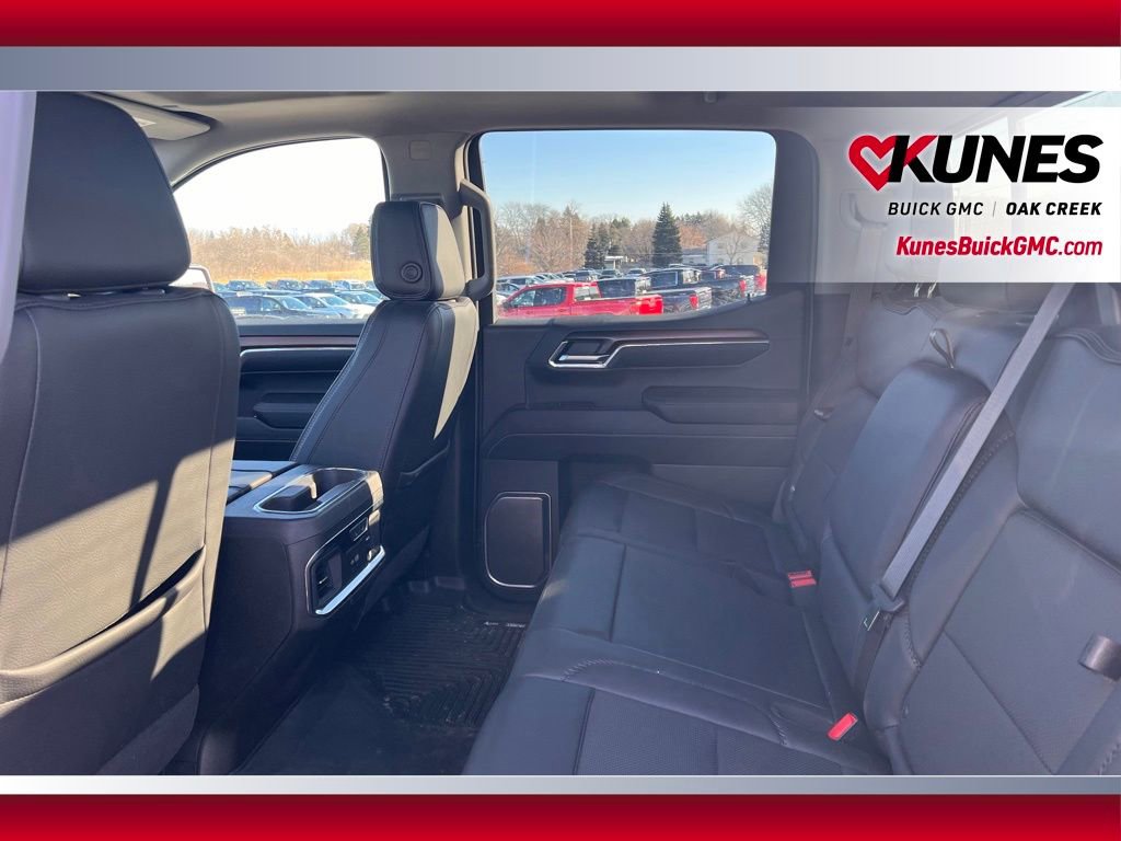 Used 2024 GMC Sierra 1500 AT4 w/ Technology Package image 8