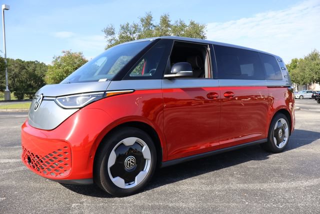 Certified 2025 Volkswagen ID. Buzz Pro S RWD image 4