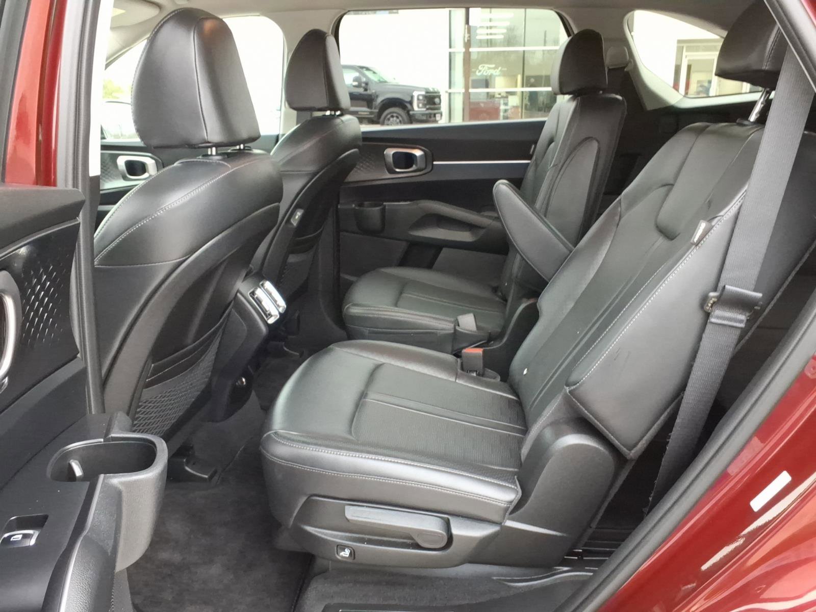 Used 2025 Kia Sorento EX image 13