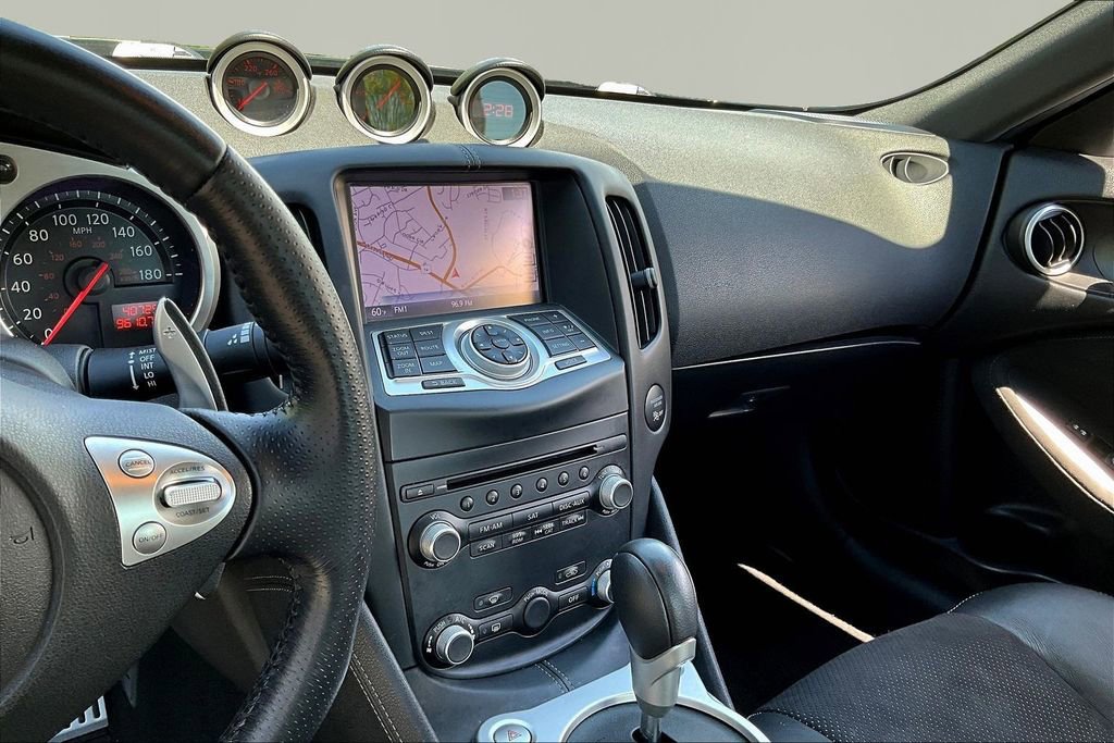 Used 2020 Nissan 370Z Touring Sport image 9