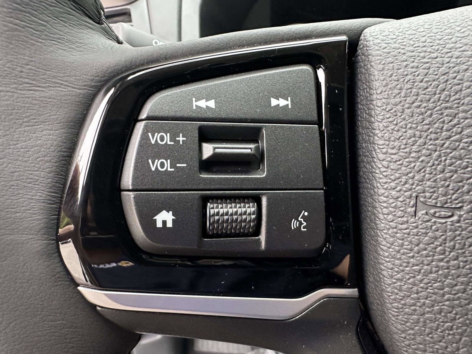 New 2026 Honda Odyssey Touring image 12