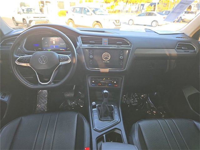 Used 2022 Volkswagen Tiguan SE image 14