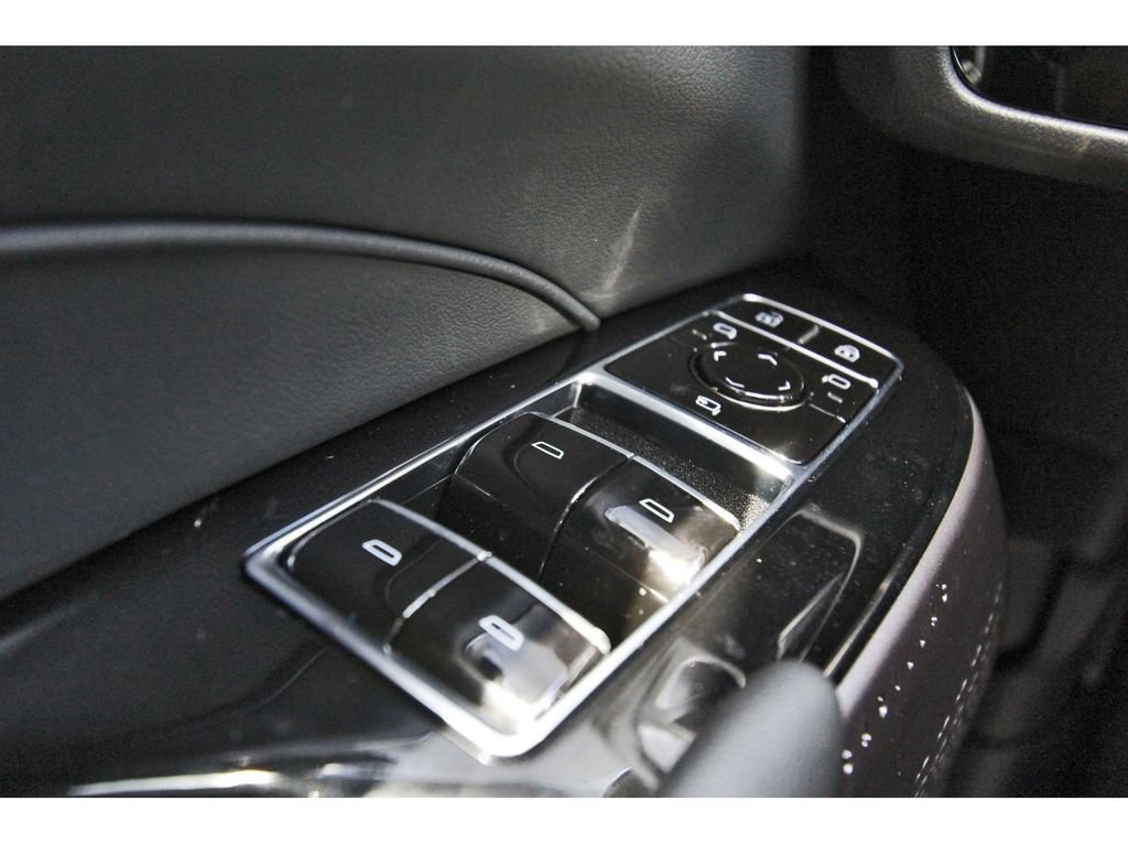 New 2027 Cadillac Lyriq Luxury AWD/4WD image 15