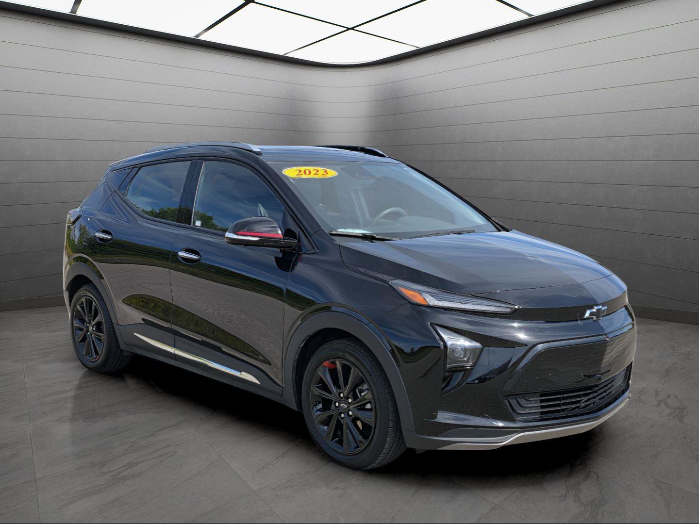 Used 2023 Chevrolet Bolt EUV Premier w/ Sun & Sound Package image 5