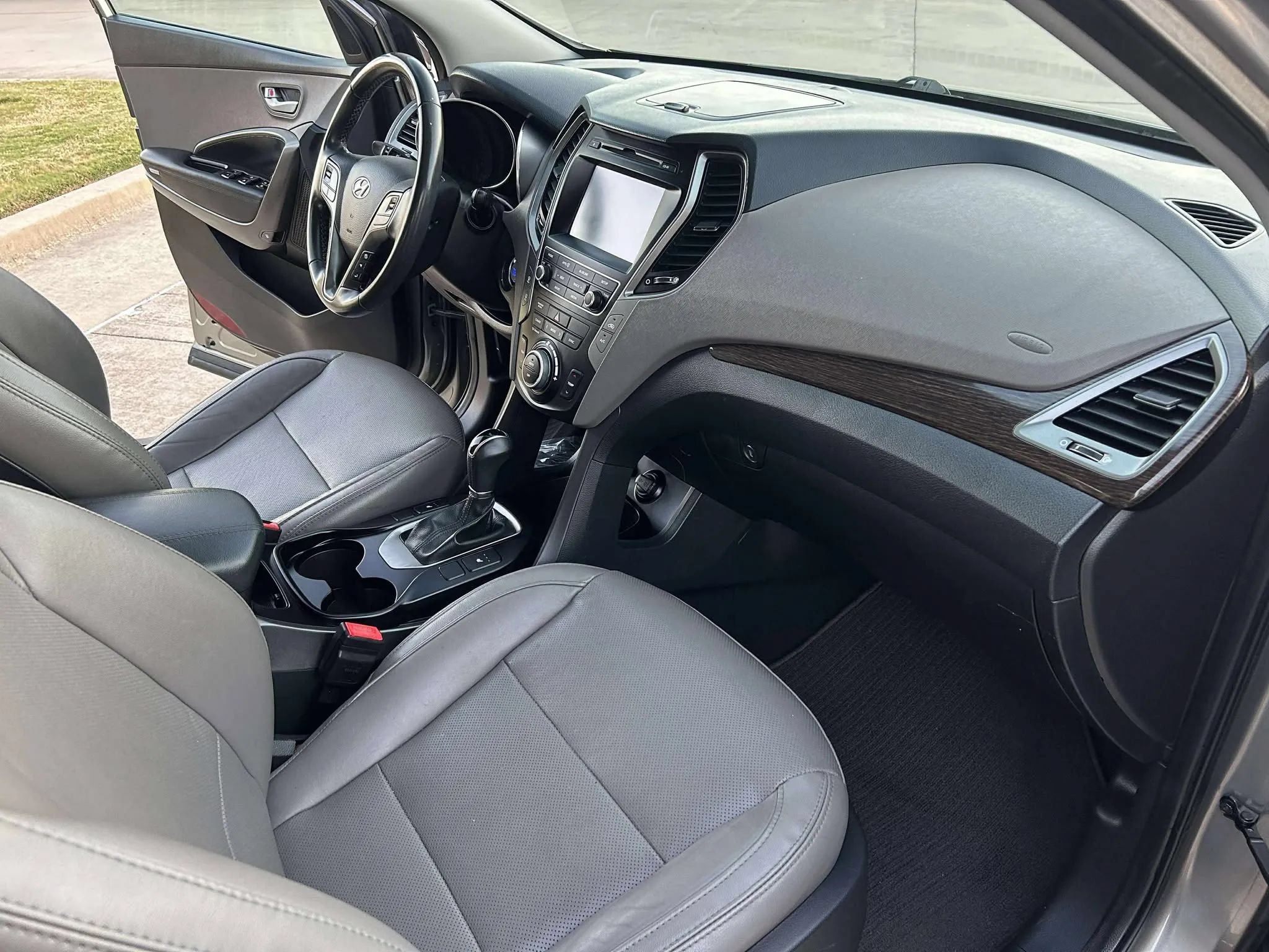 Used 2017 Hyundai Santa Fe Sport FWD image 21
