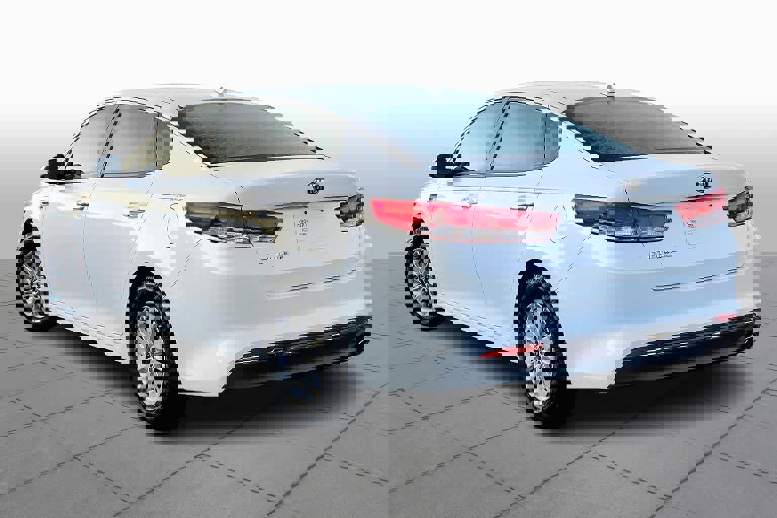 Used 2016 Kia Optima LX image 12