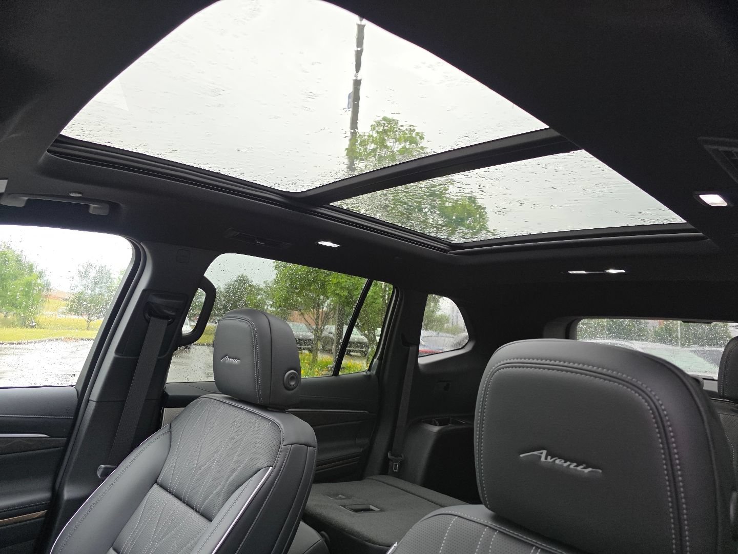 New 2026 Buick Enclave Avenir w/ Super Cruise Package AWD/4WD video 5