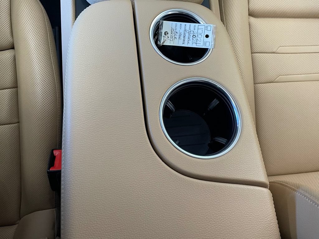 Used 2023 Porsche Panamera 4 Platinum Edition AWD/4WD image 33
