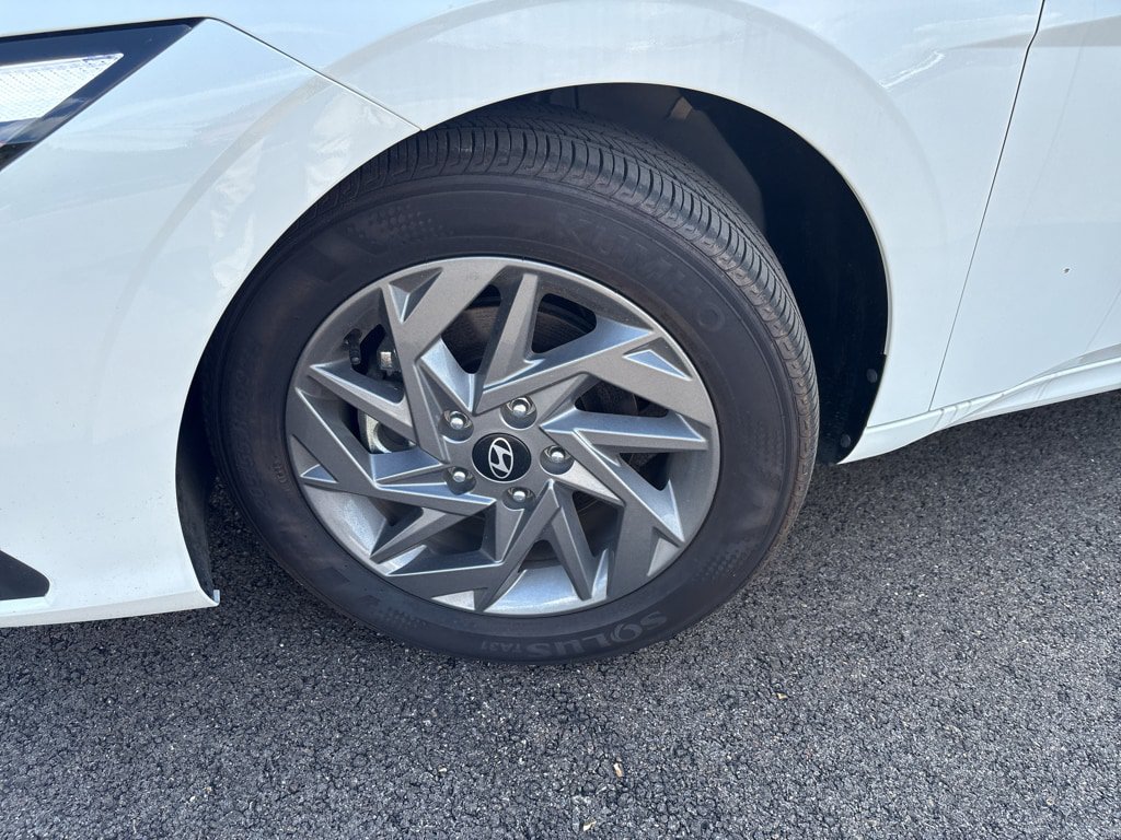 Used 2025 Hyundai Elantra Hybrid FWD image 10
