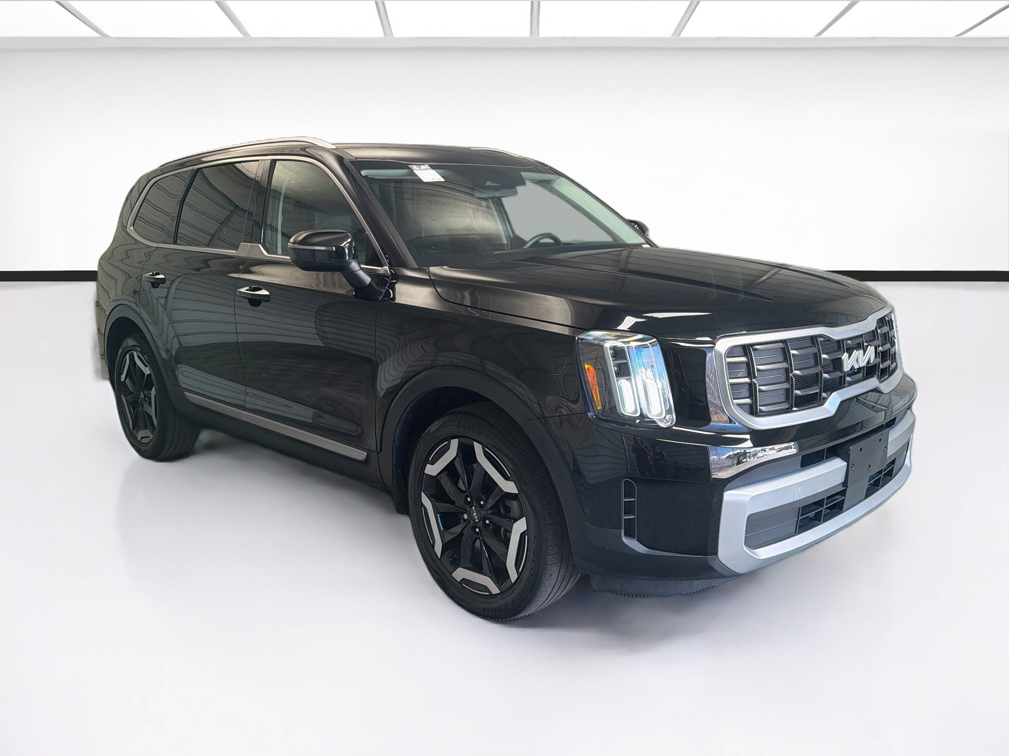 Used 2023 Kia Telluride S AWD/4WD image 3