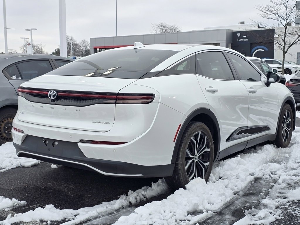 Used 2023 Toyota Crown Limited image 7