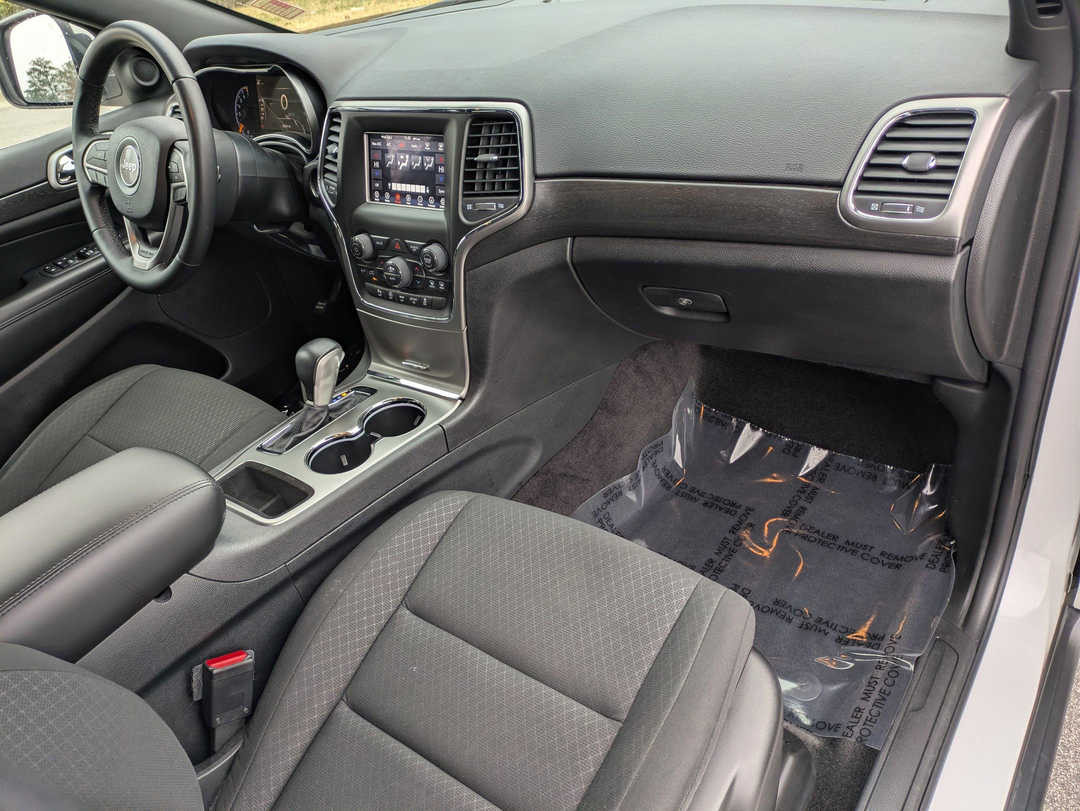 Used 2018 Jeep Grand Cherokee Laredo image 27