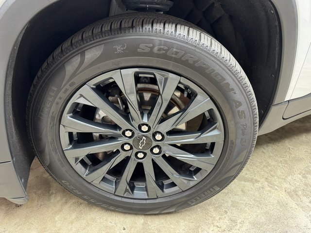 Used 2023 Chevrolet Traverse RS image 27