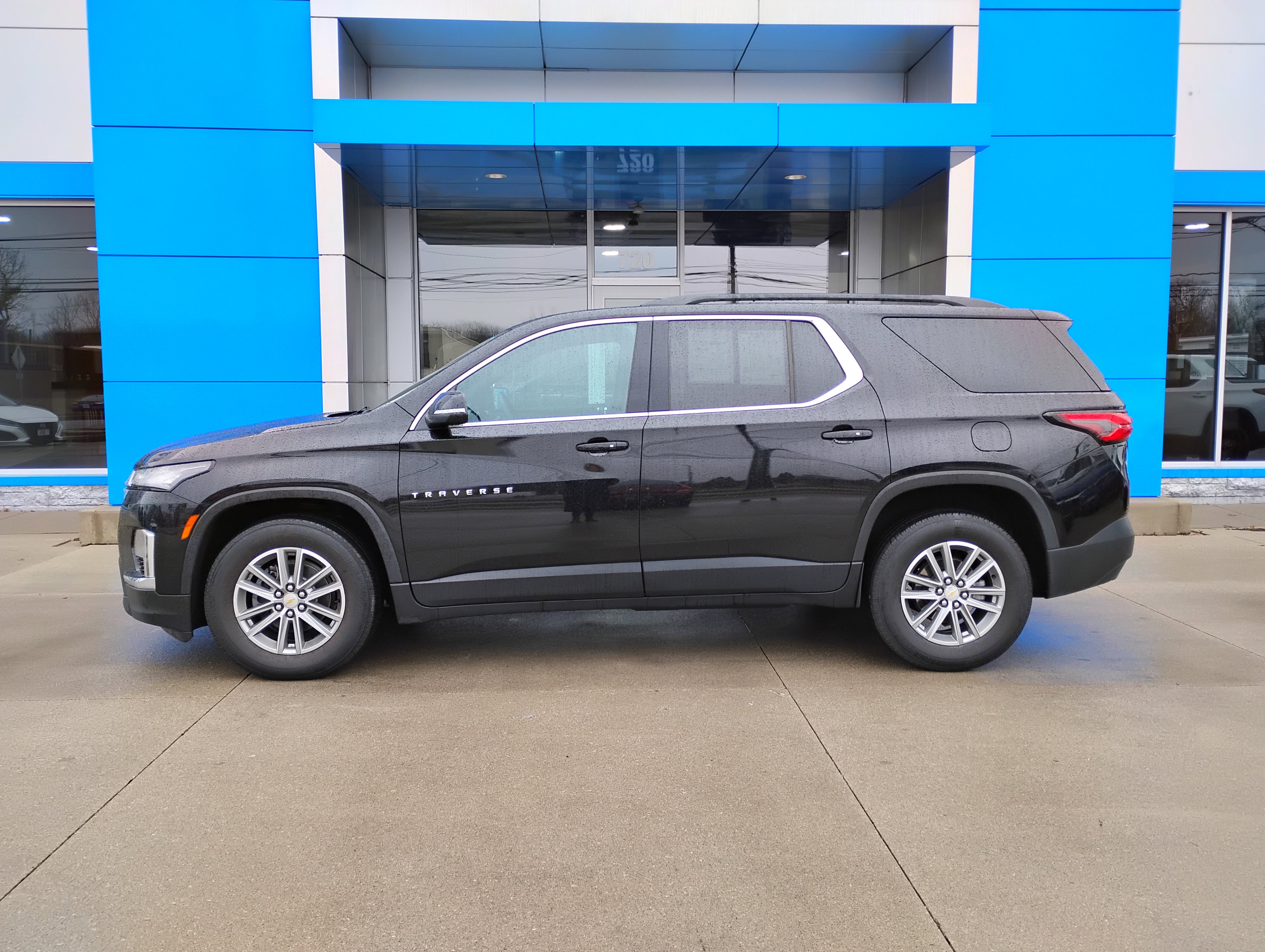 Used 2023 Chevrolet Traverse LT w/ LPO, Floor Liner Package AWD/4WD image 31