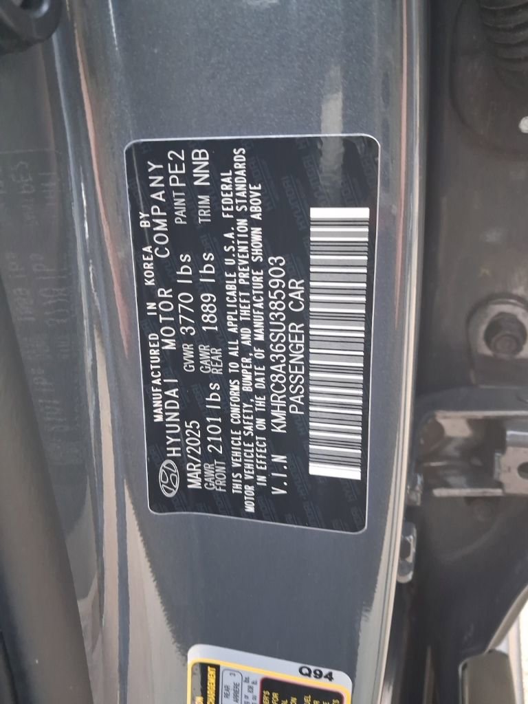 Used 2025 Hyundai Venue SEL FWD image 3