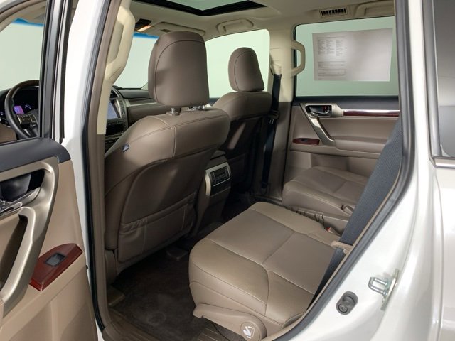 Used 2019 Lexus GX 460 image 36