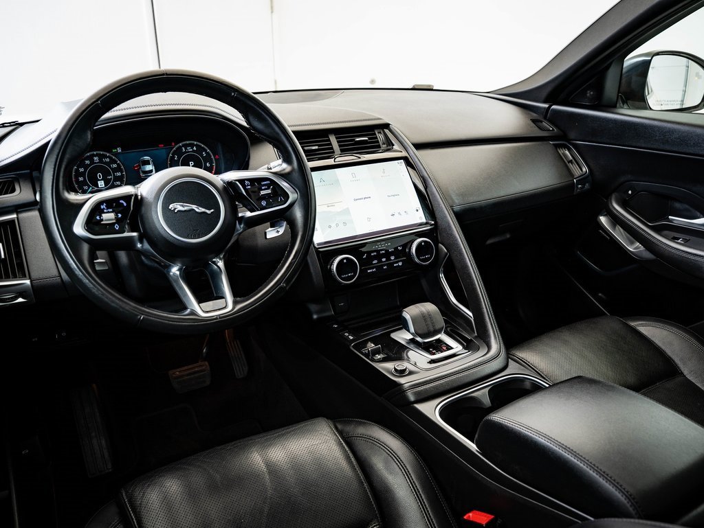 Used 2022 Jaguar E-PACE SE image 4