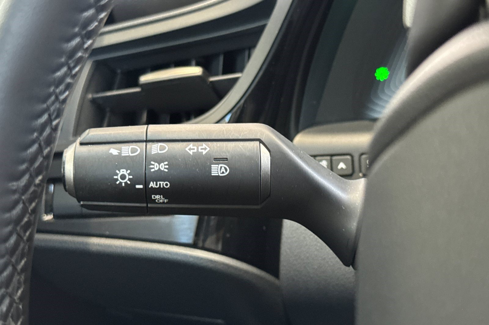 Certified 2025 Lexus ES 300h w/ Premium Package FWD image 31