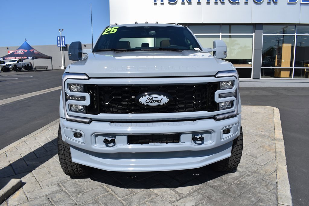 Used 2025 Ford F450 Lariat w/ FX4 Off-Road Package image 38