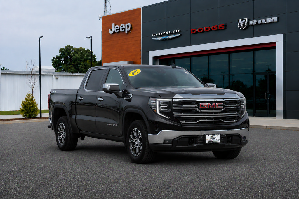 Used 2025 GMC Sierra 1500 SLT AWD/4WD image 1