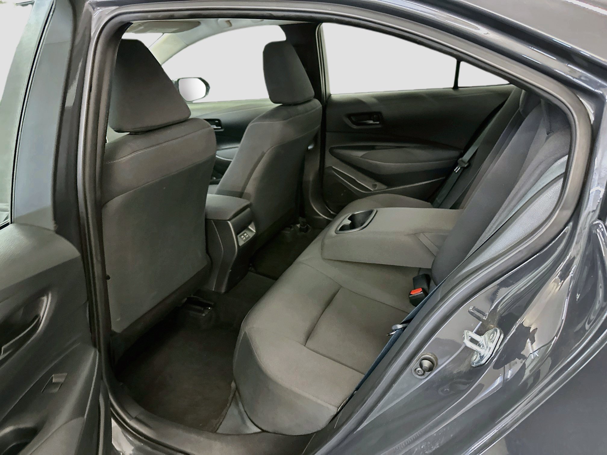 Used 2025 Toyota Corolla LE FWD image 29
