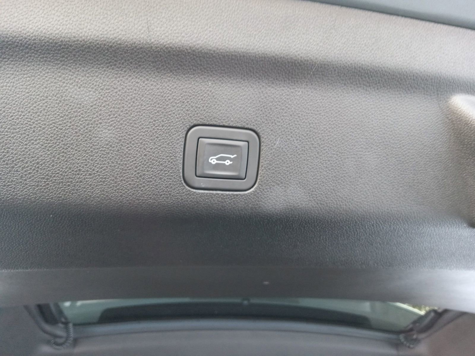 Used 2025 Cadillac Escalade Sport Platinum w/ LPO, ONYX Package image 29