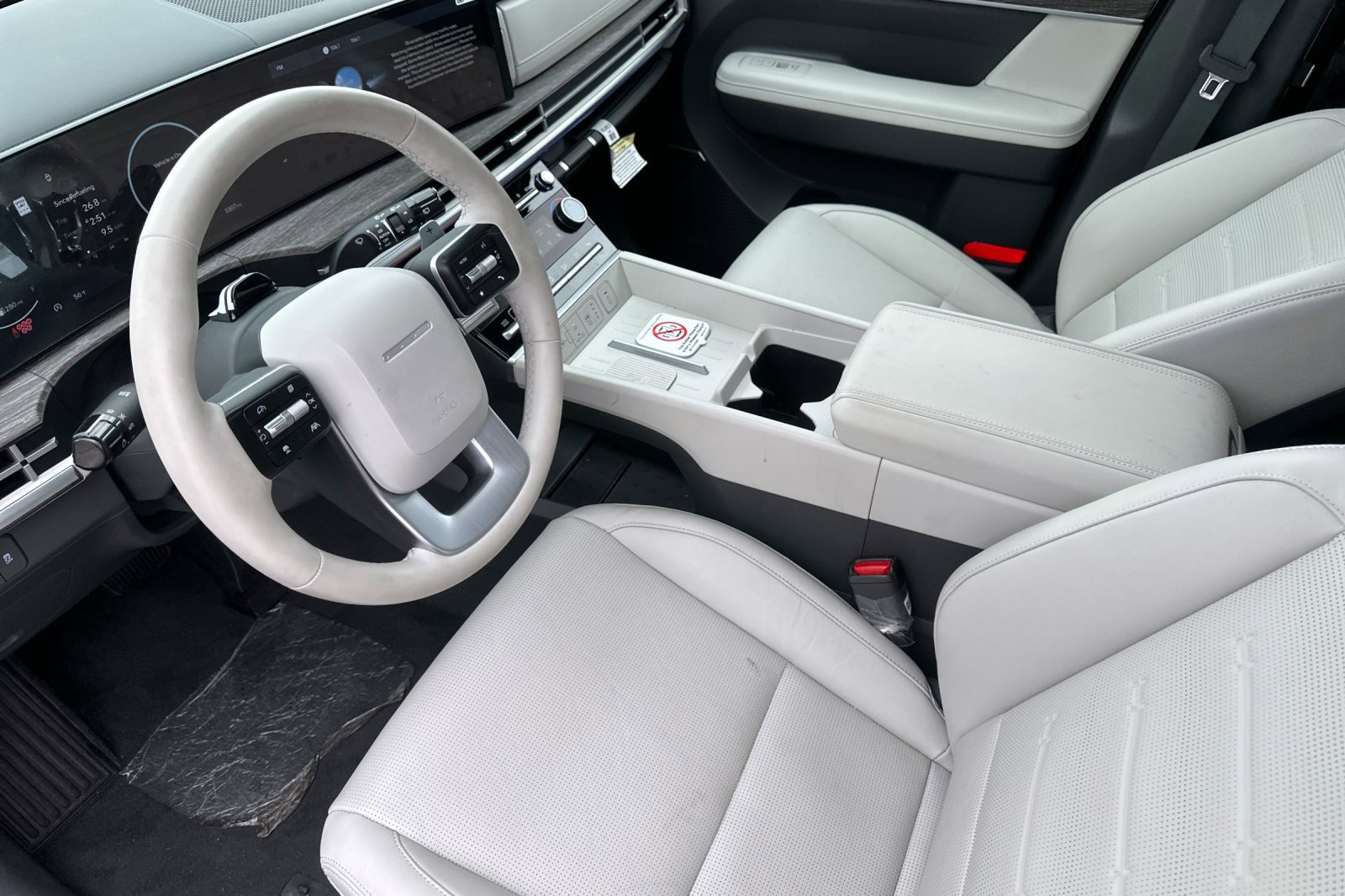 Used 2025 Hyundai Santa Fe Limited image 9