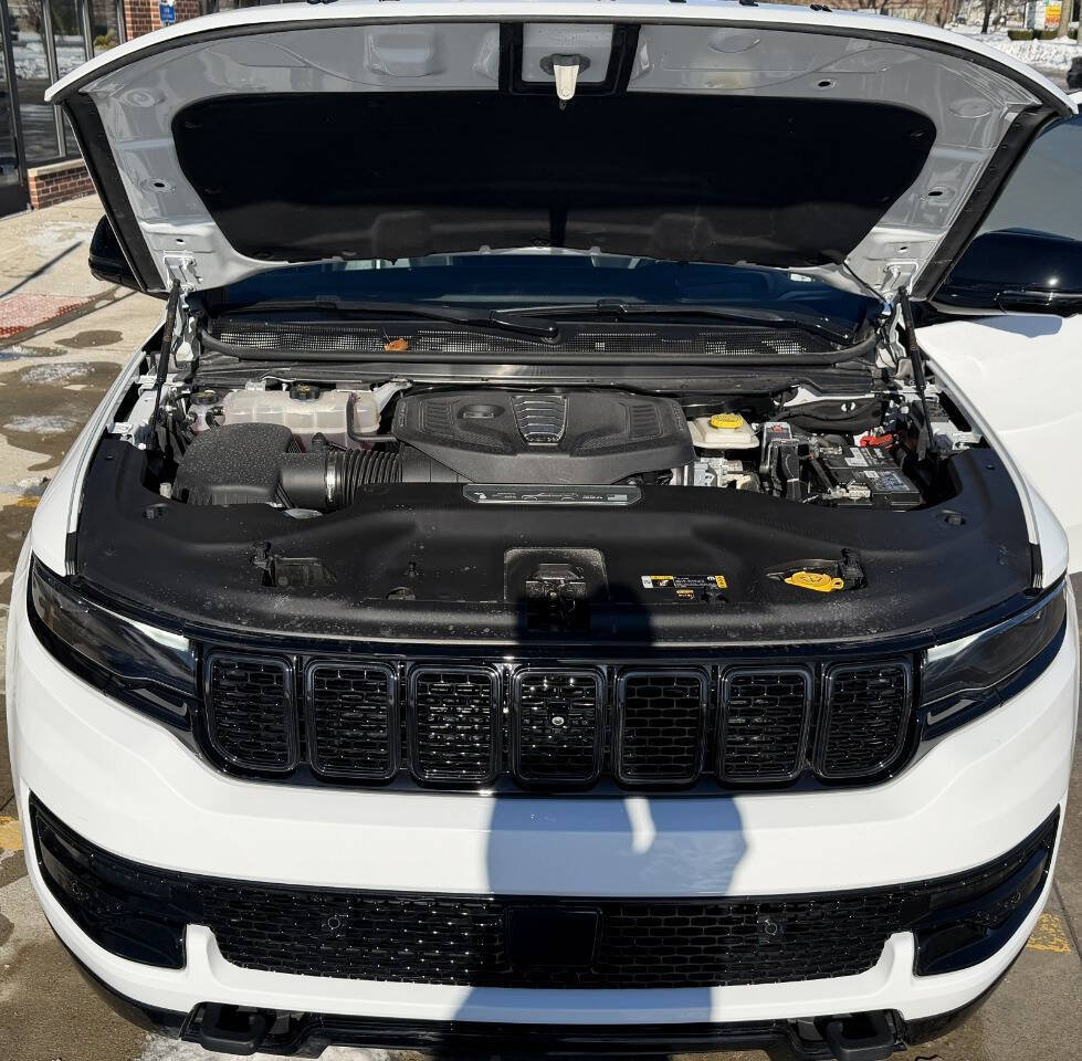 Used 2024 Jeep Wagoneer L Series II w/ Convenience Group I image 39