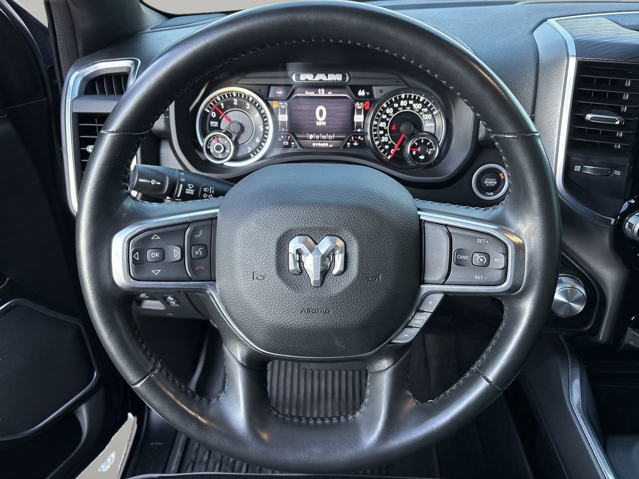 Used 2023 RAM 1500 Laramie image 32