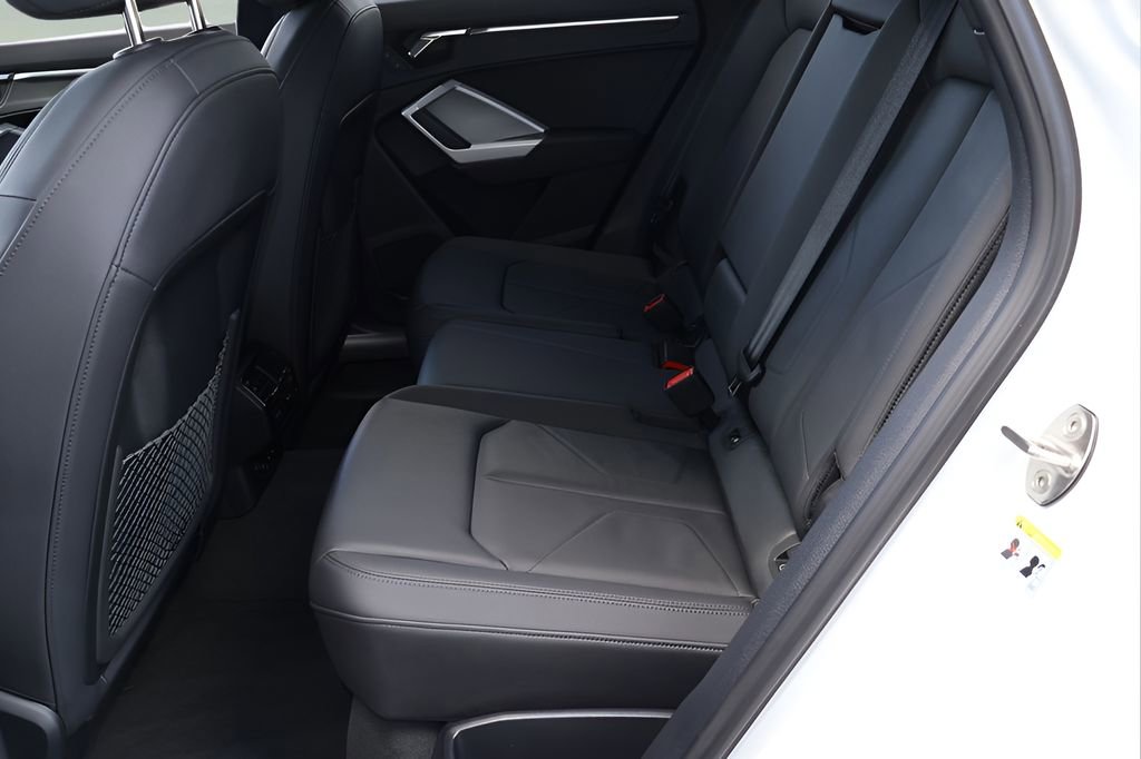 Used 2023 Audi Q3 2.0T Premium w/ Convenience Package image 12