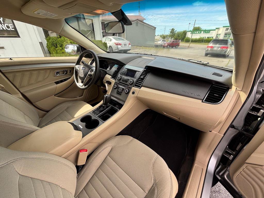 Used 2018 Ford Taurus SE FWD image 29