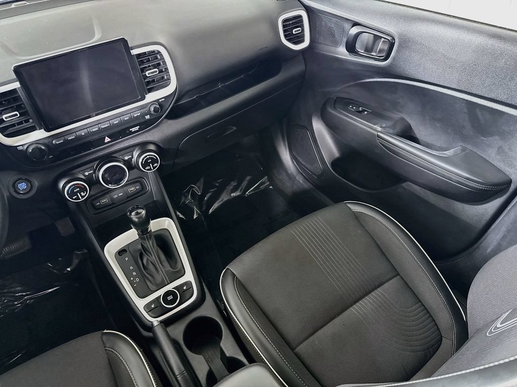 Certified 2022 Hyundai Venue Limited FWD image 26