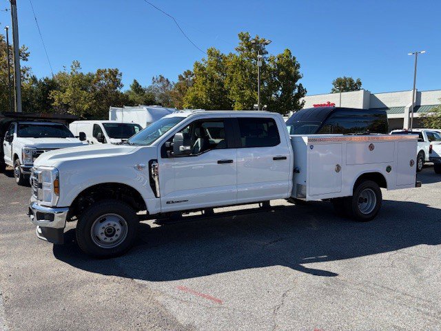 New 2025 Ford F350 XL w/ XL Chrome Package image 3
