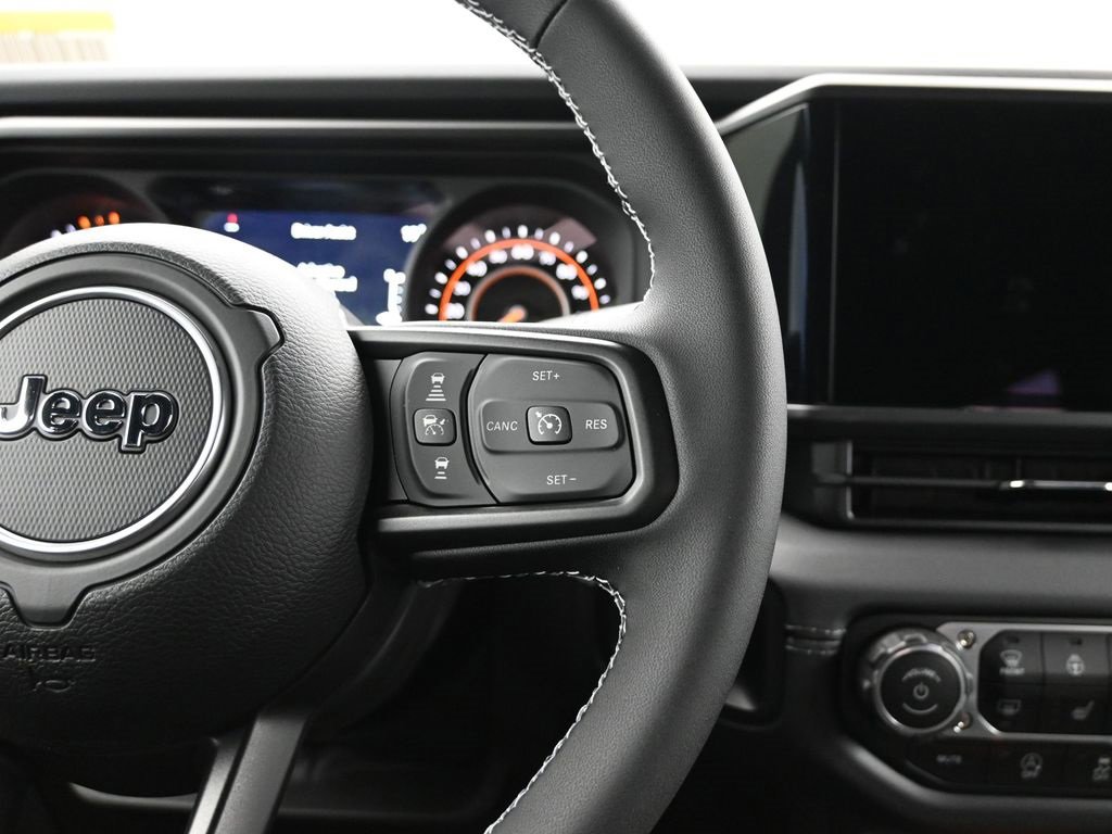 Certified 2025 Jeep Wrangler Unlimited Rubicon w/ Technology Group image 24