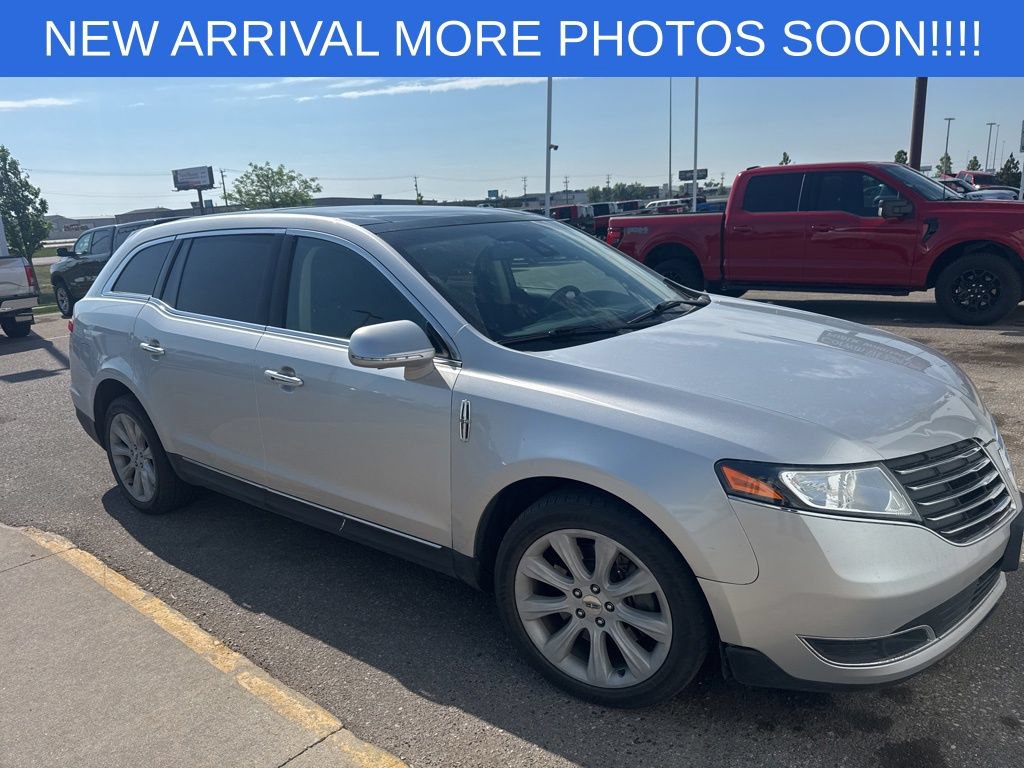 Used 2019 Lincoln MKT AWD image 8