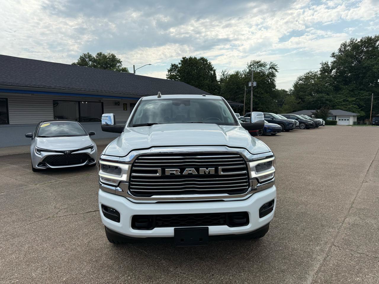 Used 2024 RAM 2500 Laramie w/ Safety Group AWD/4WD image 2