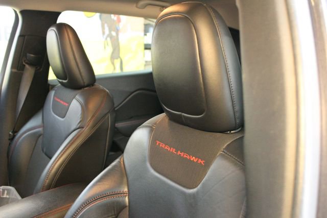Used 2016 Jeep Cherokee Trailhawk w/ Cold Weather Group image 16