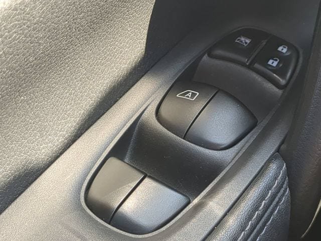 Used 2017 Nissan Rogue Sport SL w/ SL Premium Package FWD image 24