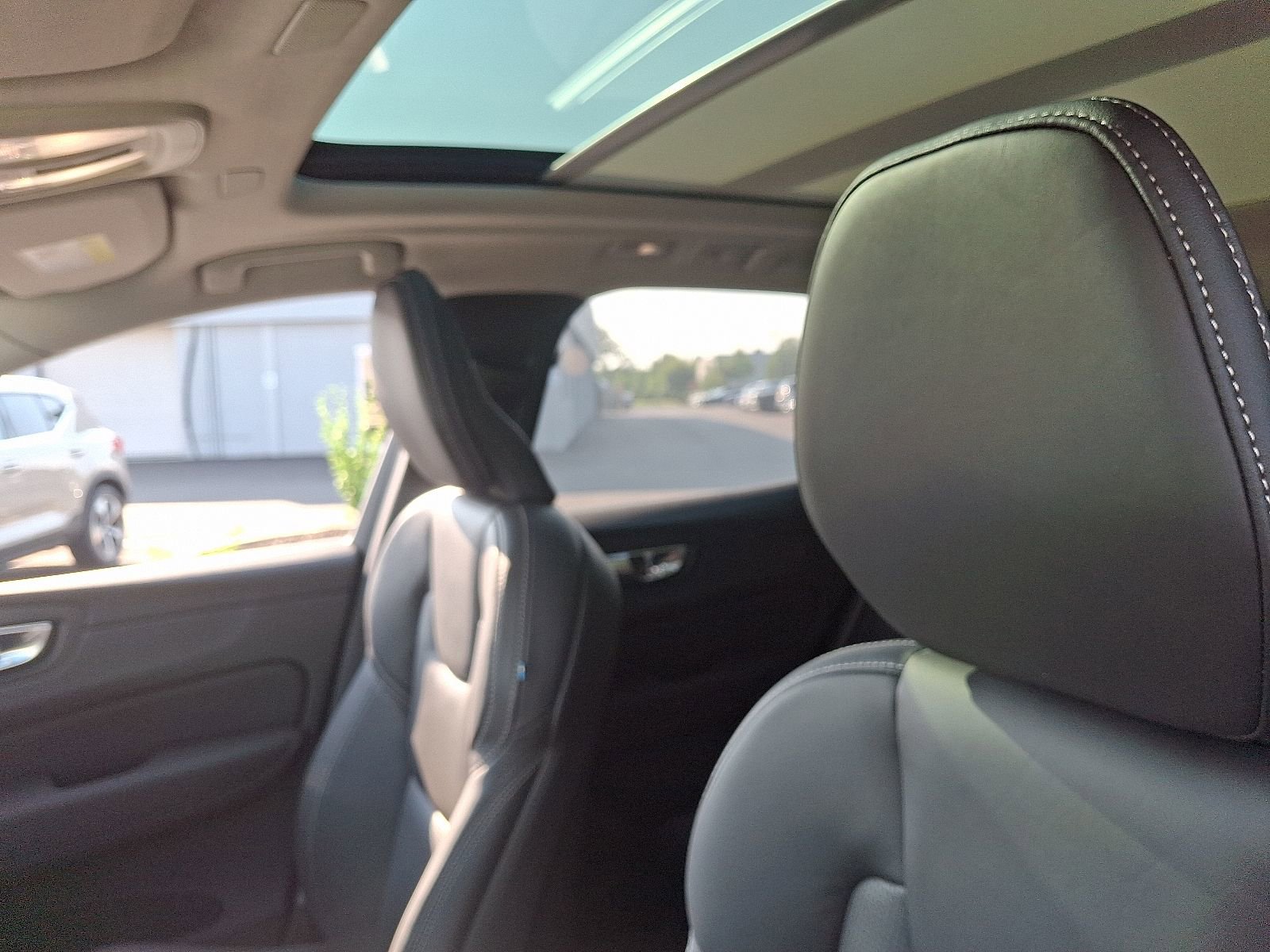 New 2026 Volvo XC60 B5 Ultra w/ Protection Package Premier image 14