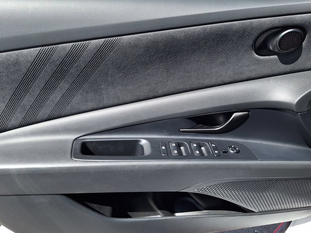Certified 2025 Hyundai Elantra N FWD image 9