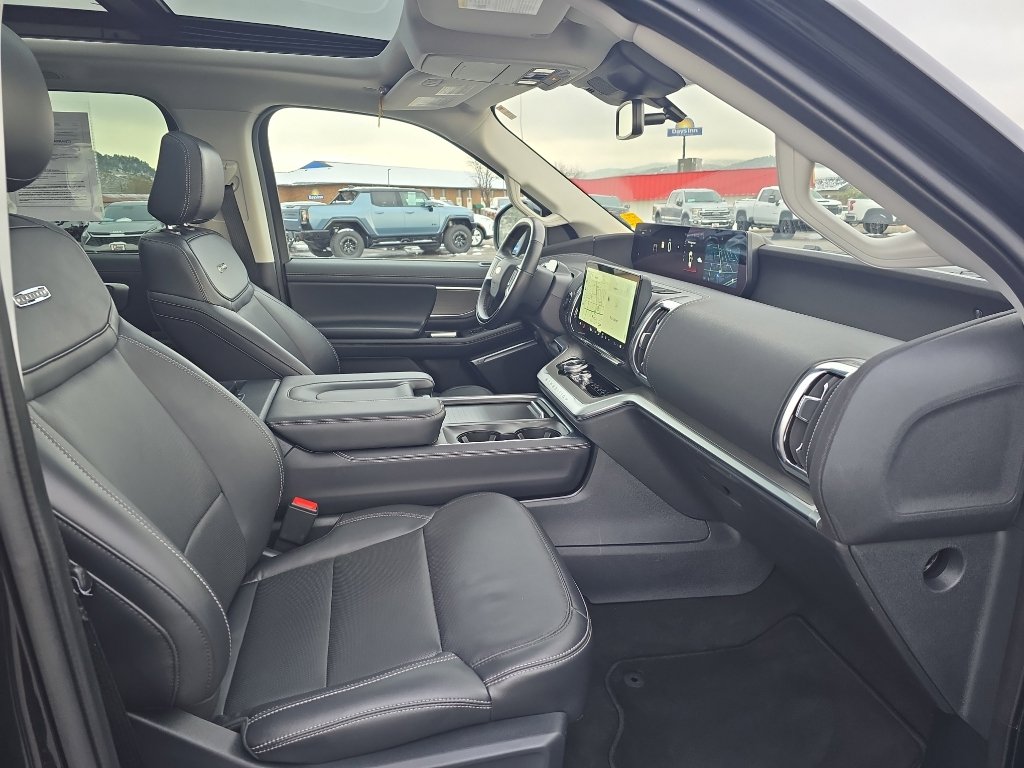 Used 2025 Ford Expedition Max Platinum AWD/4WD image 30