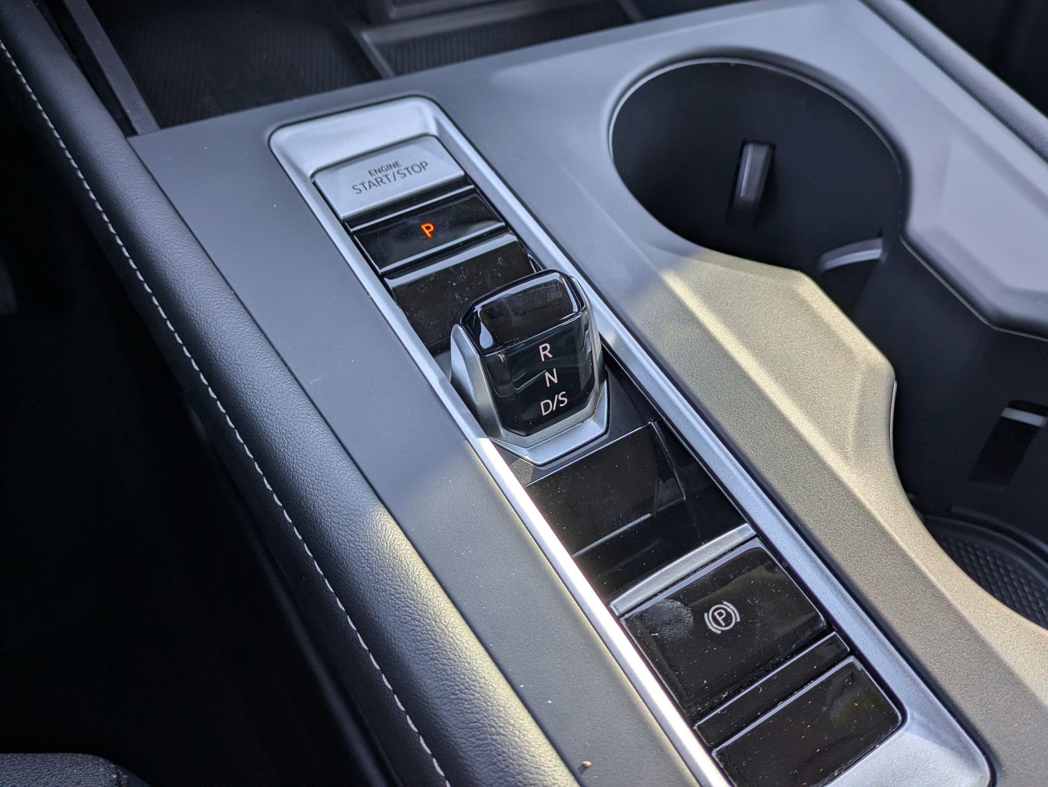 Used 2024 Volkswagen Atlas SE image 15